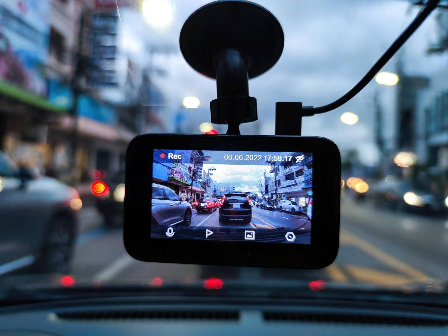 Rekomendasi Dashcam Bagus Harga Terjangkau, Mulai dari Rp800 Ribuan