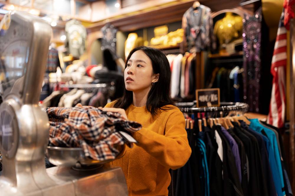 Thrifting Dilarang Pemerintah, Ini 4 Alternatif Beli Baju Bagus dan Murah