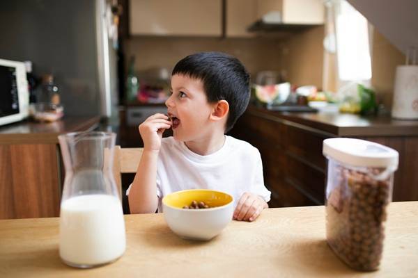 Tanpa Disadari, 5 Jenis Makanan Ini Bisa Turunkan Kecerdasan Anak