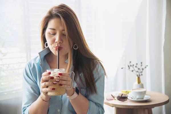 Ogah Punya Kulit Keriput? Hindari 10 Makanan dan Minuman yang Mempercepat Penuaan Dini!