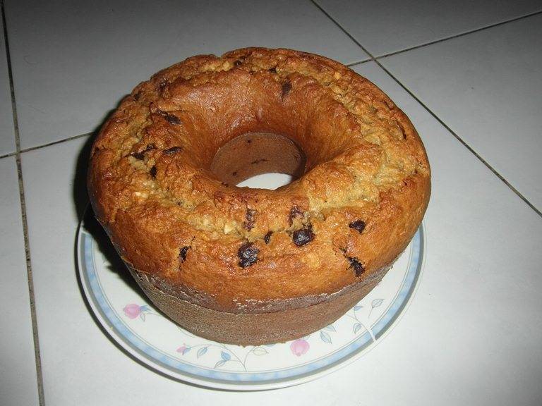 Banana Cake With Chocolate Chips and Nuts