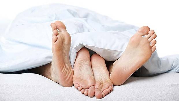 Suami Langsung Tidur Usai Bercinta? Ini Alasan Mereka dan Kata Pakar