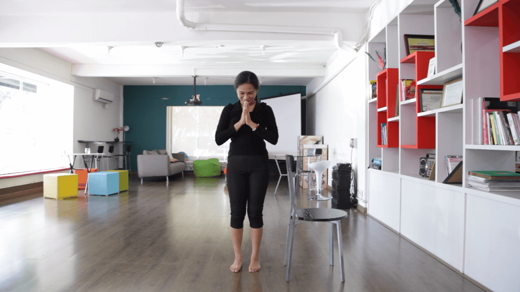 6 Gerakan Yoga Sederhana di Kantor