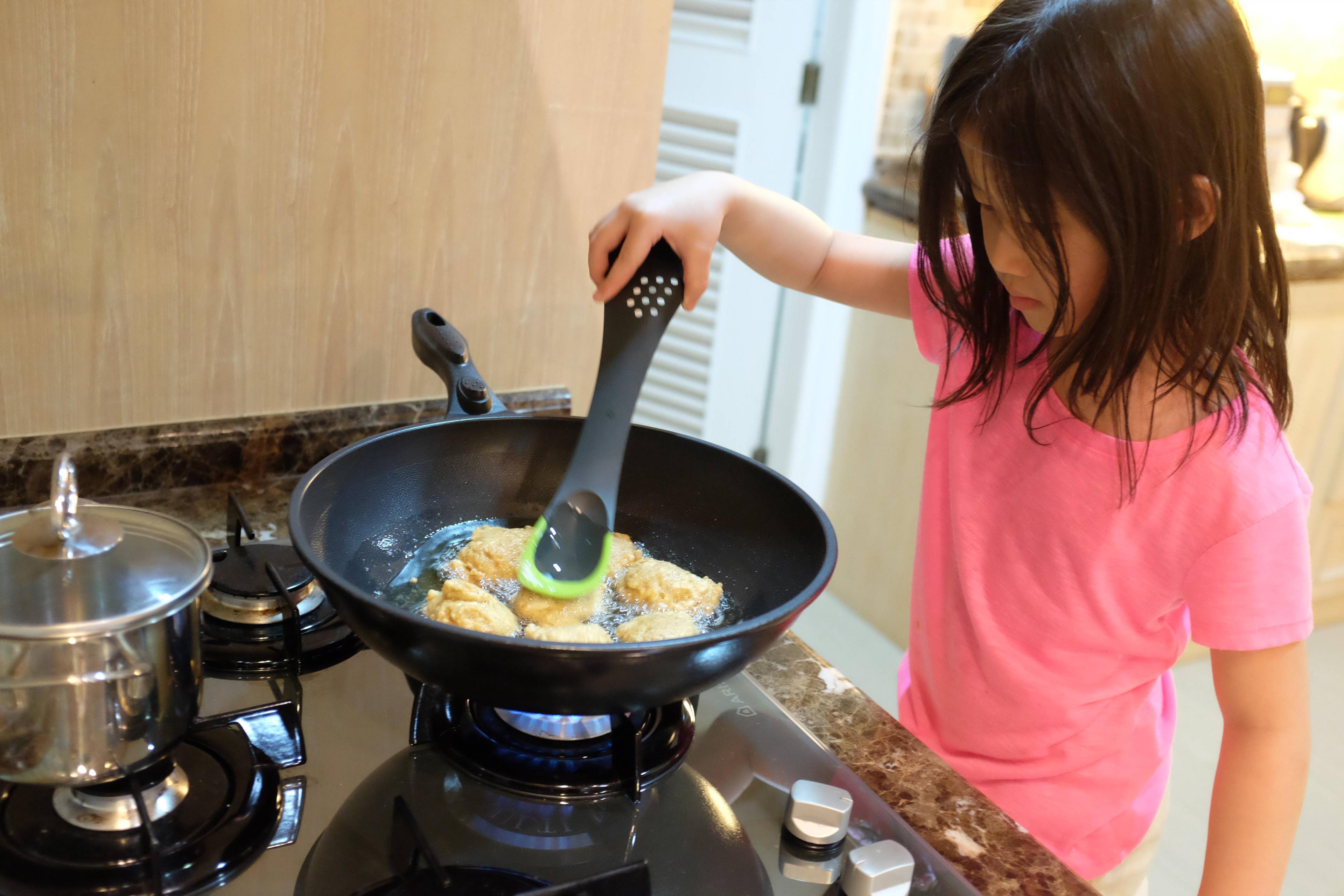 Manfaat Memperkenalkan Masakan Rumah kepada Si Kecil