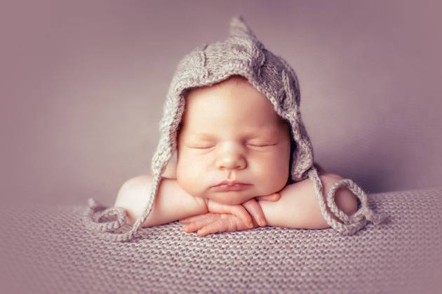 7 Pose Foto, yang Sesungguhnya Membahayakan Keselamatan Bayi
