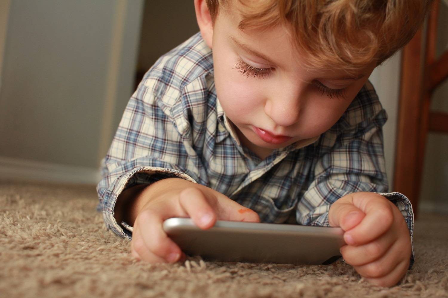 Jangan Double Standard pada Anak tentang Pemakaian Gadget