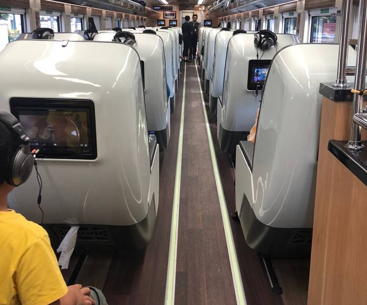 Pengalaman Naik Kereta Api Luxury ke Jawa