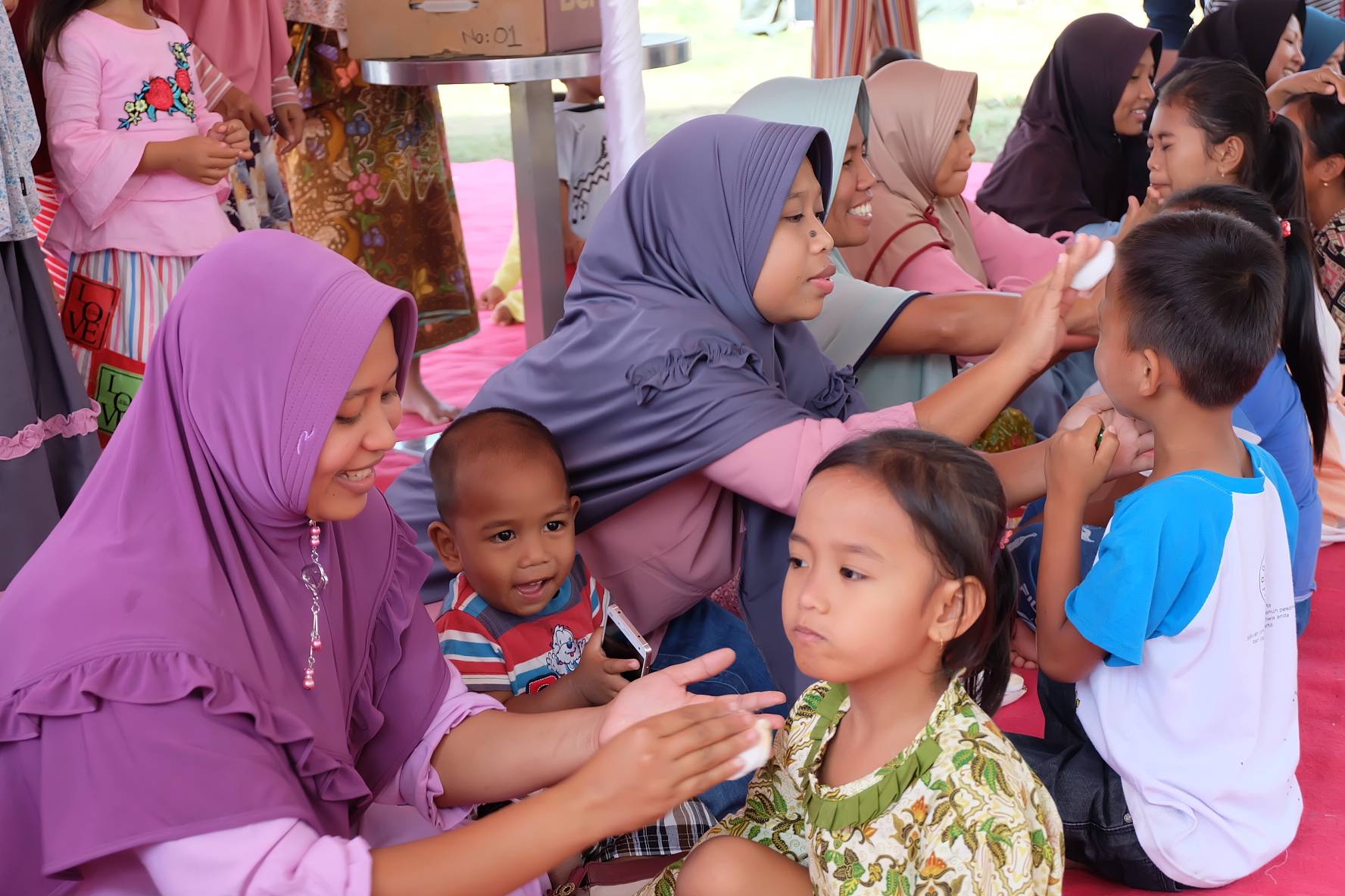 Atasi Trauma Pasca Gempa di Lombok dengan Kekuatan Sentuhan Ibu