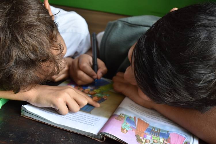 Kocaknya Tugas Sekolah Anak Selama Belajar dari Rumah