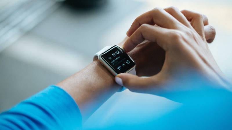 5 Rekomendasi Smartwatch untuk Tracking Olahraga