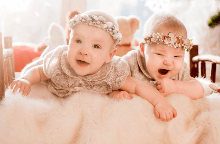 8 Hal yang Harus Diperhatikan Saat Menyusui Bayi Kembar