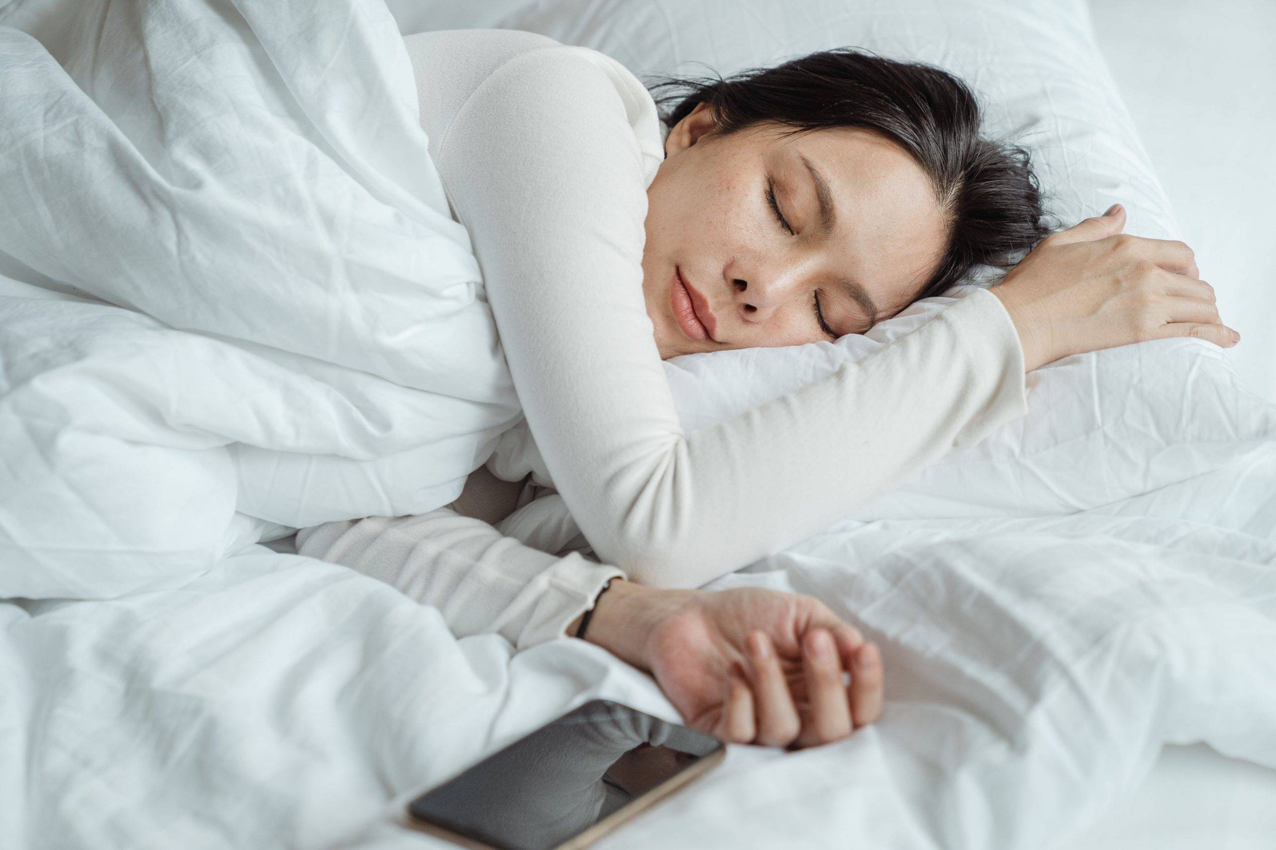 4 Posisi Tidur Terbaik Agar Terlelap dengan Nyenyak