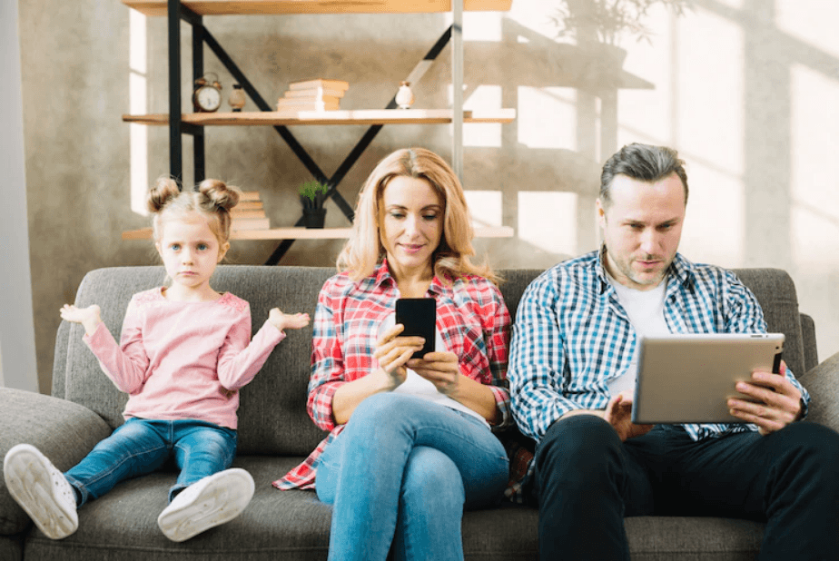 Tantangan Komunikasi Antara Orang Tua dan Anak Zaman Sekarang