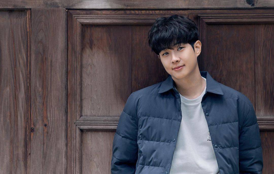 10 Film dan Drama yang Dibintangi Choi Woo-shik, Pemain Our Beloved Summer