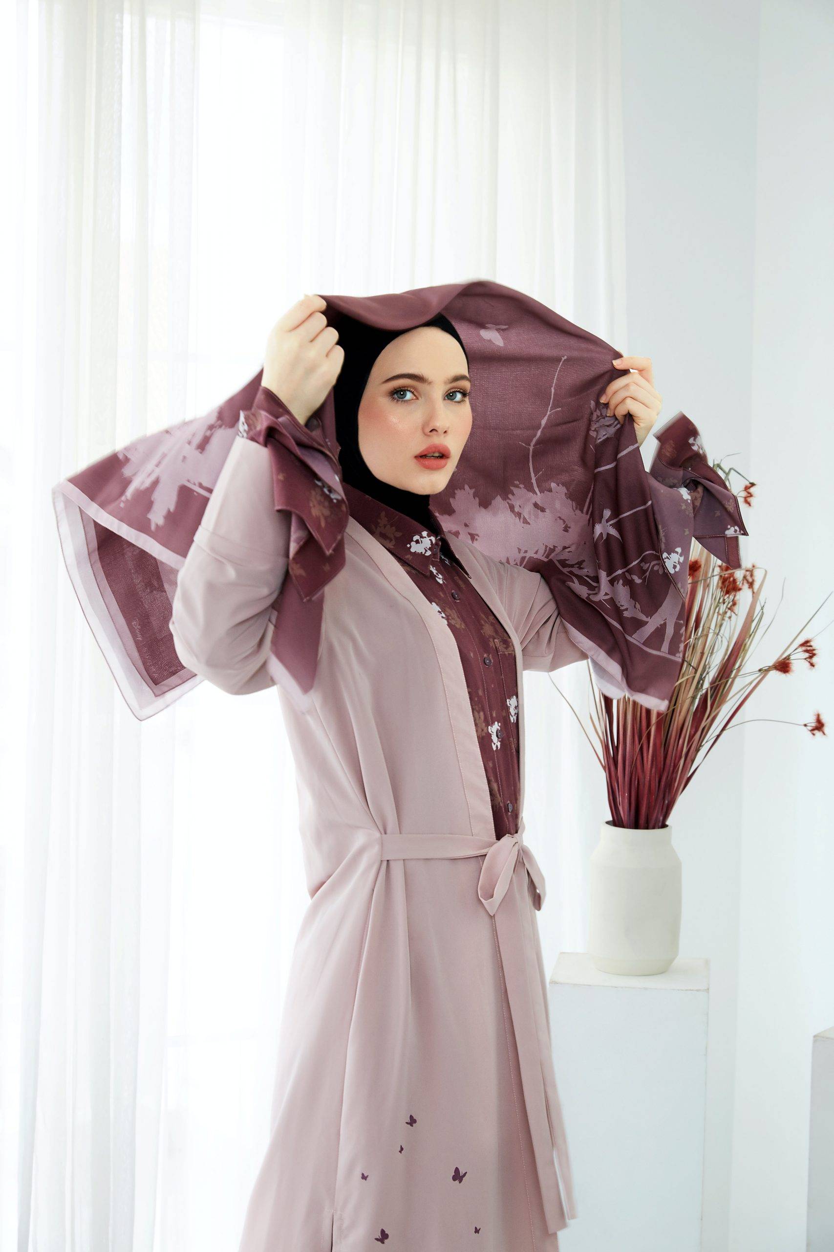7 Rekomendasi Hijab dari Brand Lokal, Harga Mulai dari Rp38 Ribu! 
