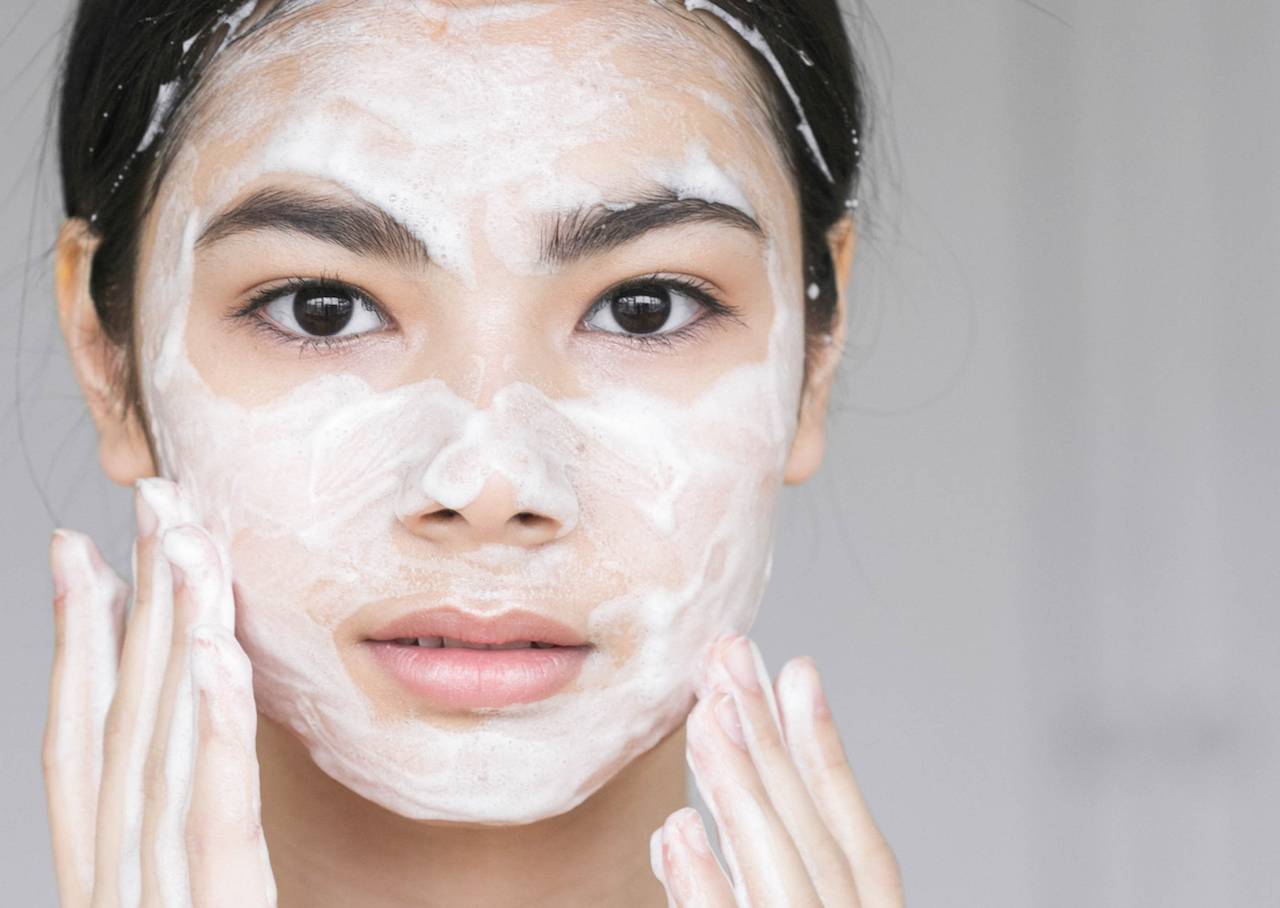 30 Rekomendasi Skincare Untuk Remaja, Mulai Dari Facial Wash Hingga Sunscreen