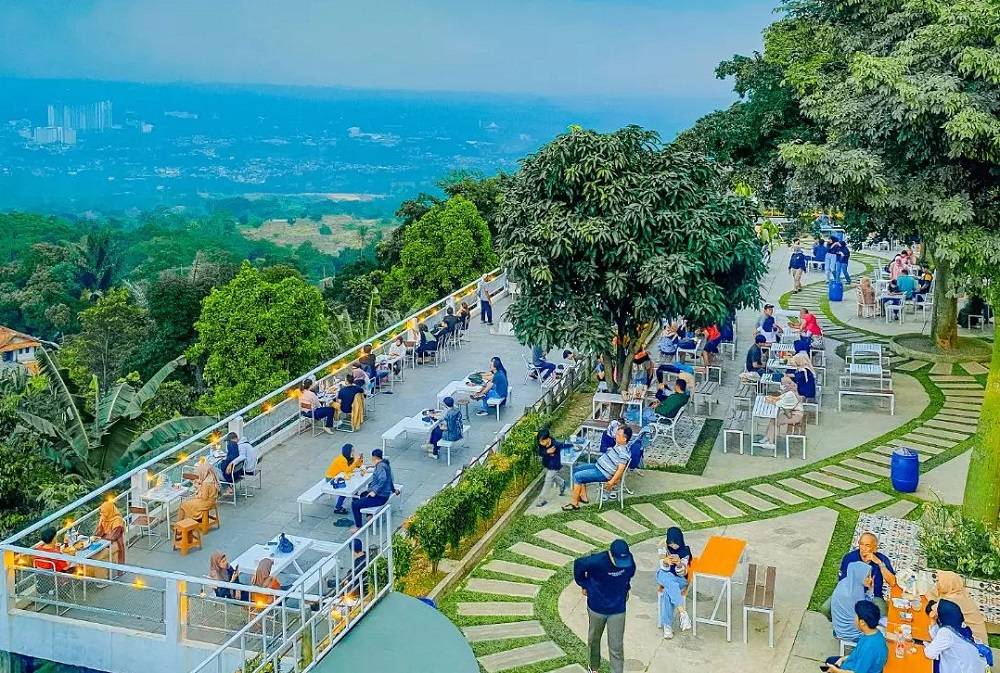 10 Rekomendasi Tempat Wisata dan Cafe Seru di Sentul, Destinasi Liburan Akhir Pekan Bersama Keluarga