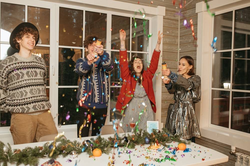 50 Ide Tema Pesta Akhir Tahun dan Kegiatan untuk Dirayakan Bersama Keluarga dan Teman