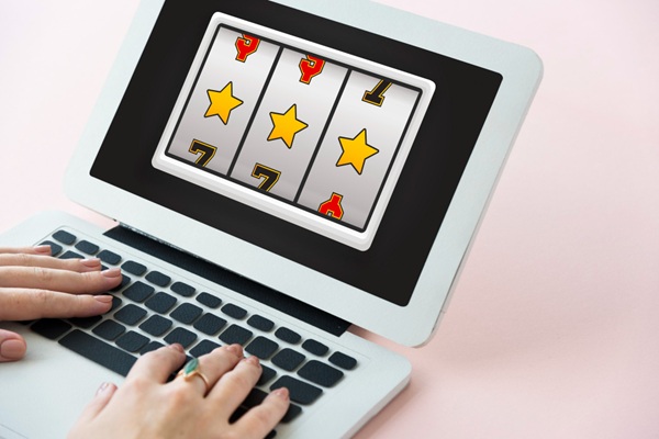 remaja kecanduan judi online