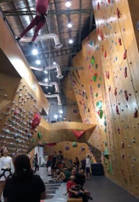 tempat wall climbing