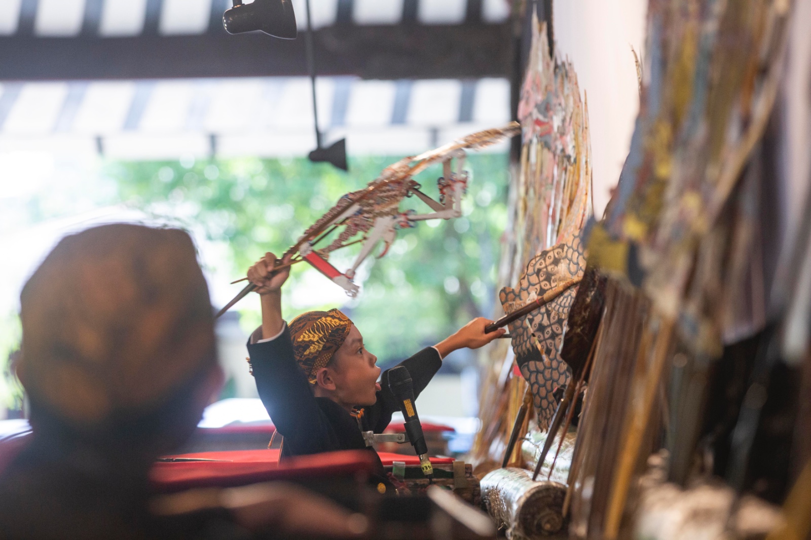 Oseano Janardhana dalang wayang kulit