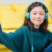 XLOV k-pop tanpa gender