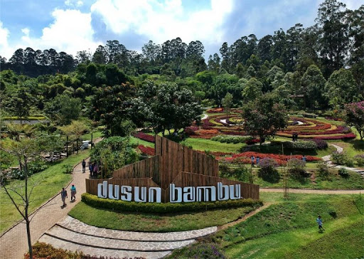Hotel dan Villa untuk Staycation di Tengah Alam Indonesia