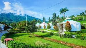 Hotel dan Villa untuk Staycation di Tengah Alam Indonesia