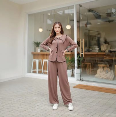 Inspirasi Outfit Kondangan Indoor