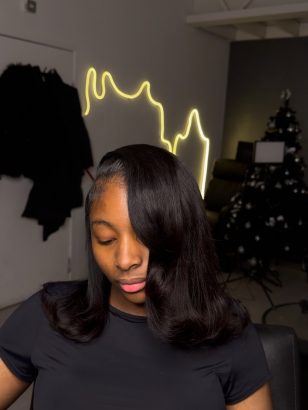 Gaya dan Warna Rambut untuk Wajah Bulat agar Terlihat Lebih Tirus