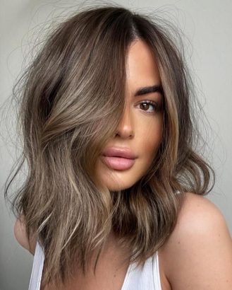Warna Rambut Perempuan Usia 50 Tahun, Bikin Wajah Lebih Fresh