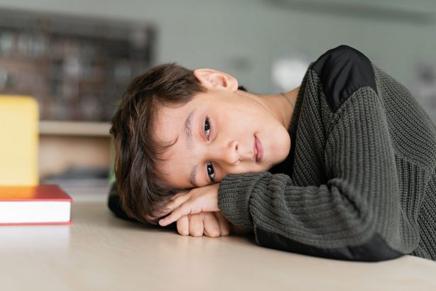 Anak Cepat Bosan? Kenali Penyebab, Tanda, dan Cara Mengatasinya Menurut Psikolog