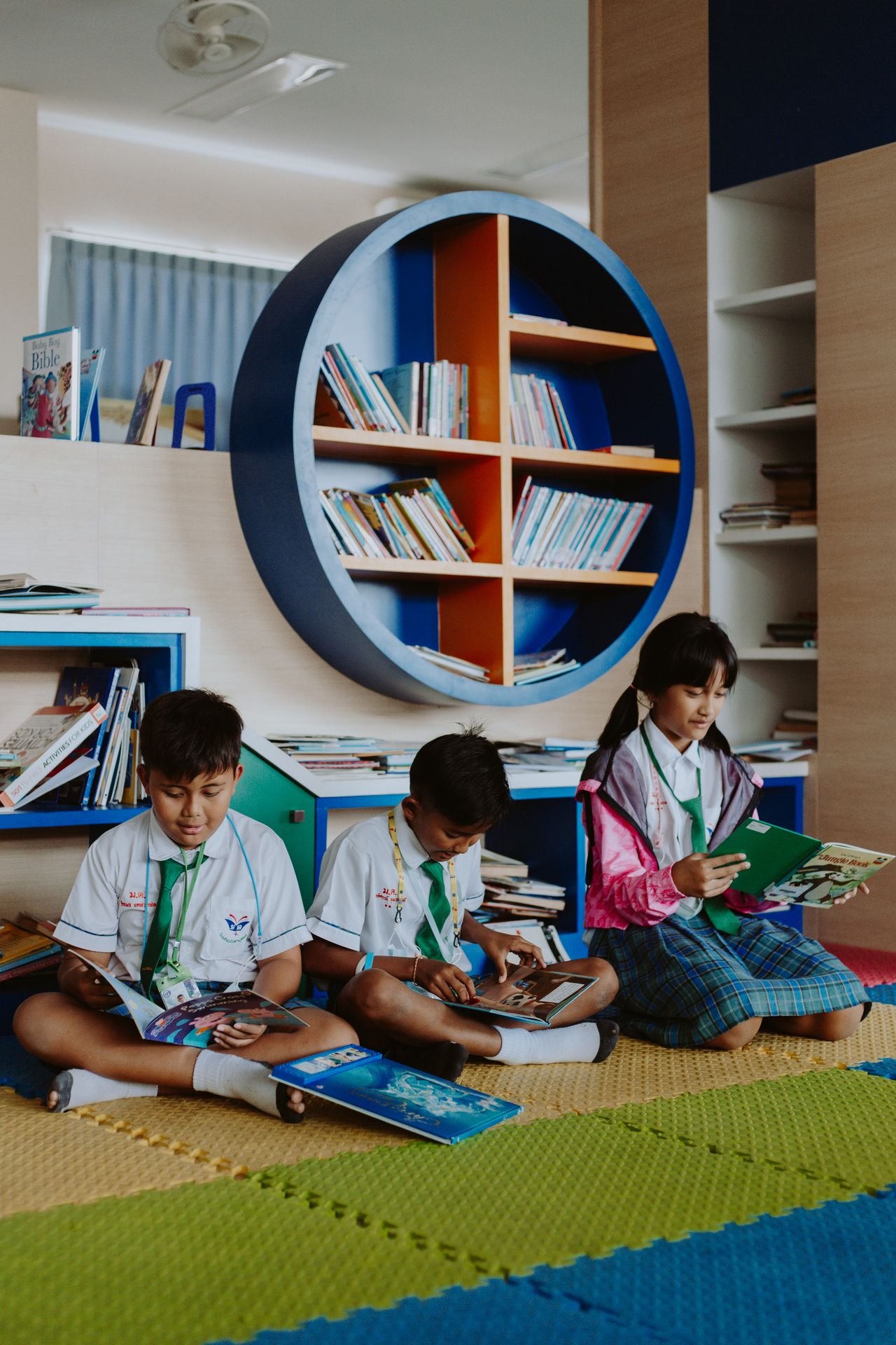 Perbedaan Anak SD Zaman Dulu dan Sekarang, Nomor 8 Paling Terasa!