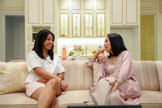 Kalau Anak Remaja Makin Menutup Diri, Coba Ucapkan 10 Kalimat Ini