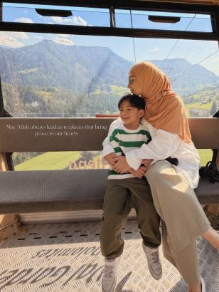 Inspirasi Outfit Modest Nikita Willy, Elegan dan Simpel