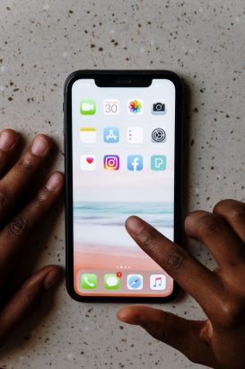 Anak Kecanduan TikTok, Reels, dan Shorts? Dampak dan Cara Mengatasi