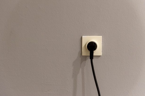Tagihan Listrik Naik Terus? Cek 7 Alat Elektronik yang Boros Listrik