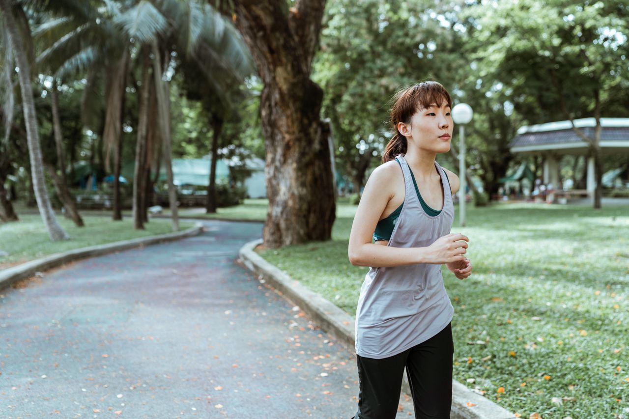 Jalan Kaki Bisa Menurunkan Berat Badan? Ini Cara Efektif dan Durasinya