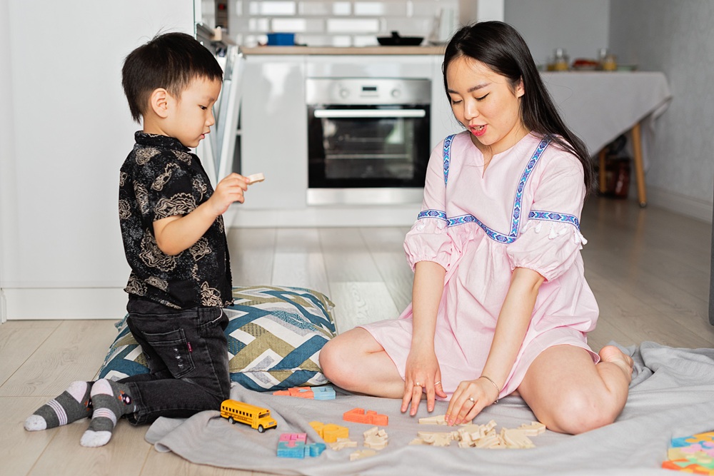 10 Aktivitas Stimulasi Otak Anak di Rumah, Nggak Perlu Mainan Mahal!