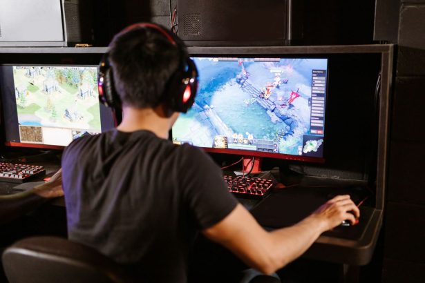 Anak Punya Teman dari Game Online? Kenali Bahaya dan Aturan Keamanan Anak