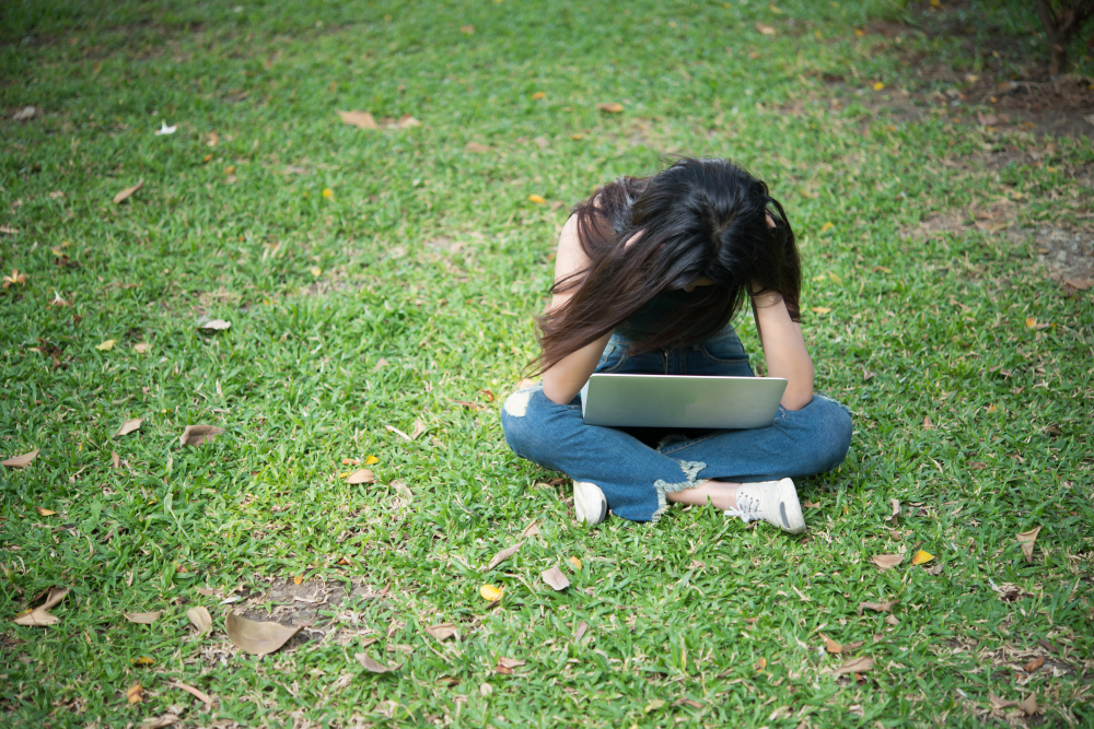 Mengenal Apa Itu Loneliness Pada Remaja di Era Digital. Kenapa Bisa Terjadi?