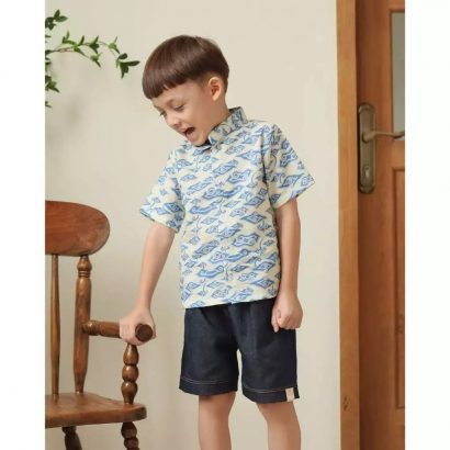 Batik untuk Anak Laki-Laki: 8 Outfit Keren yang Tidak Terlihat Formal